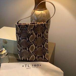 Snake shoulder bag